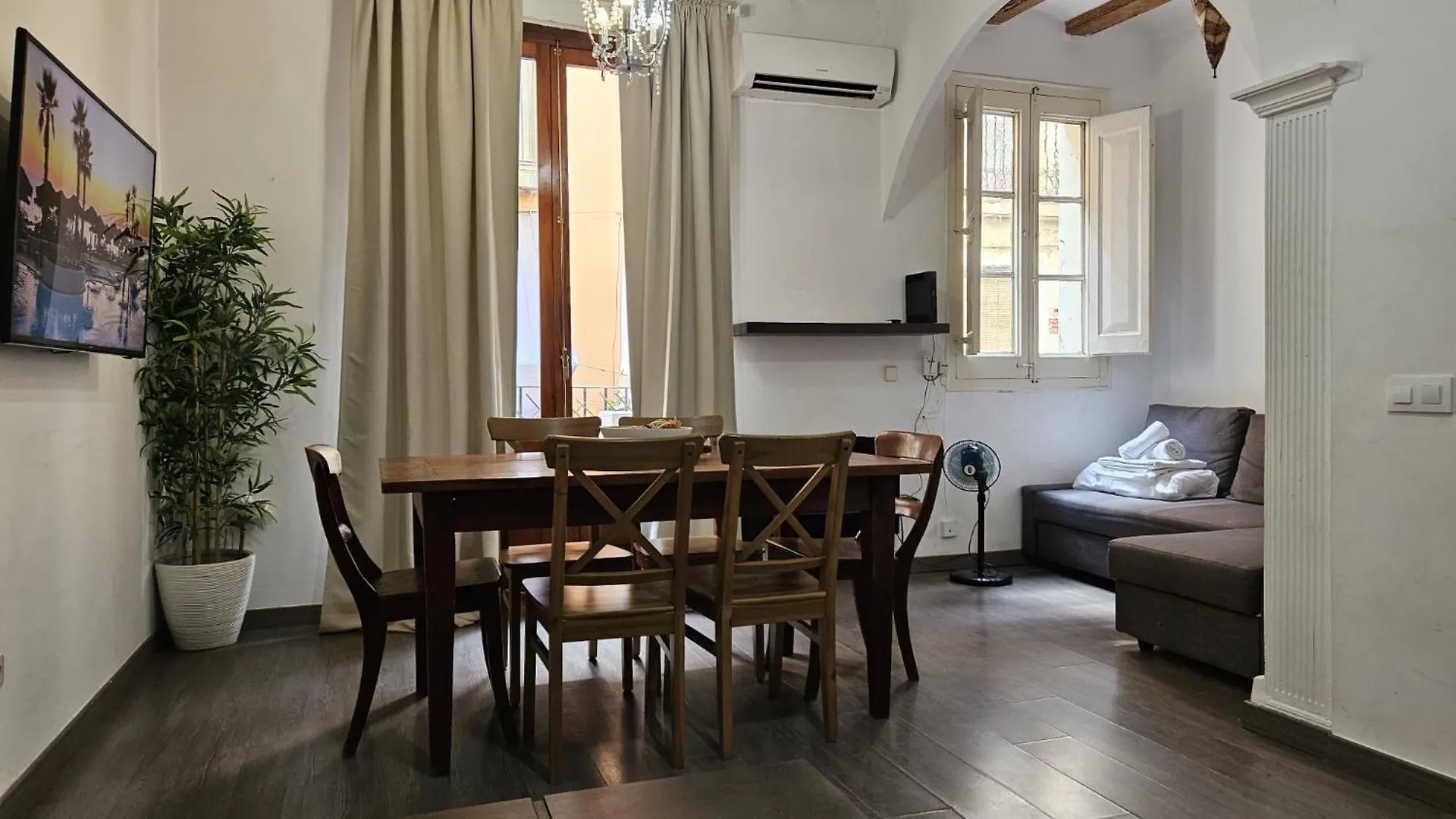 Romantic 19Th Century Apartment 바르셀로나 스페인