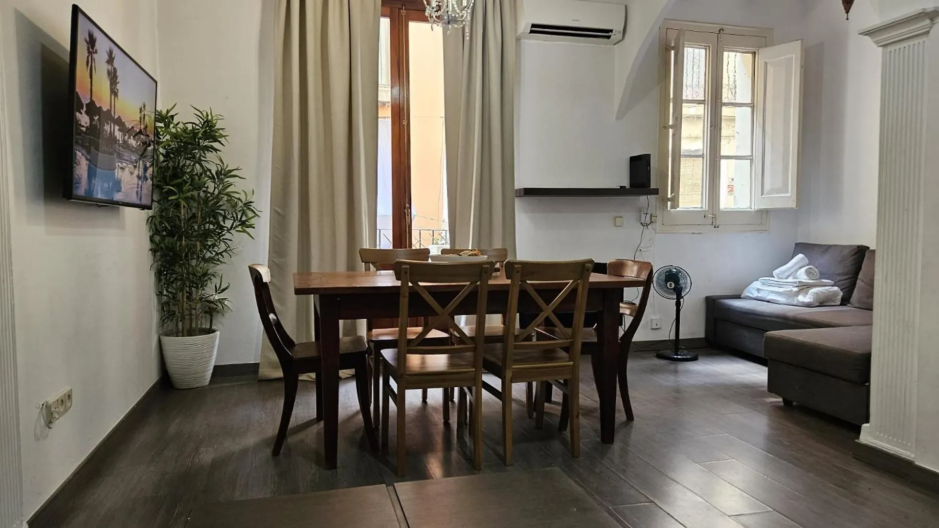 Romantic 19Th Century Apartment 바르셀로나