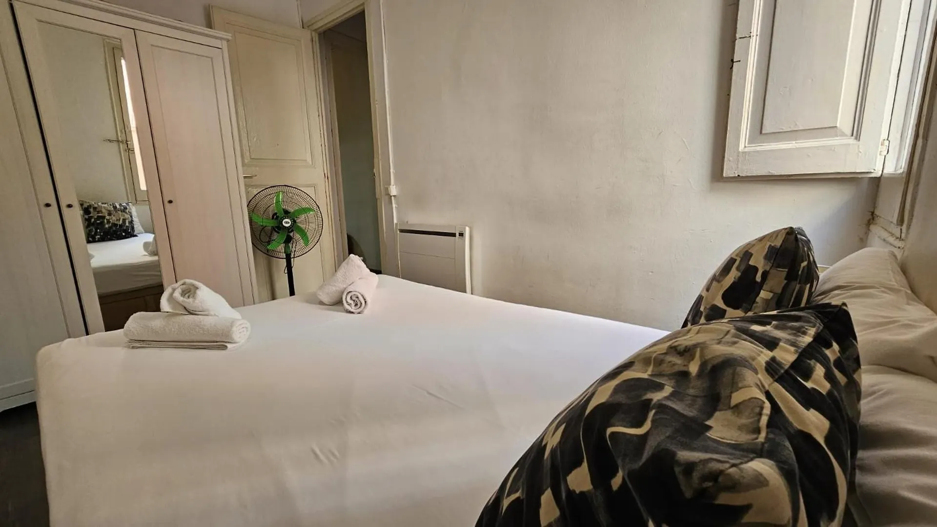 Romantic 19Th Century Apartment バルセロナ