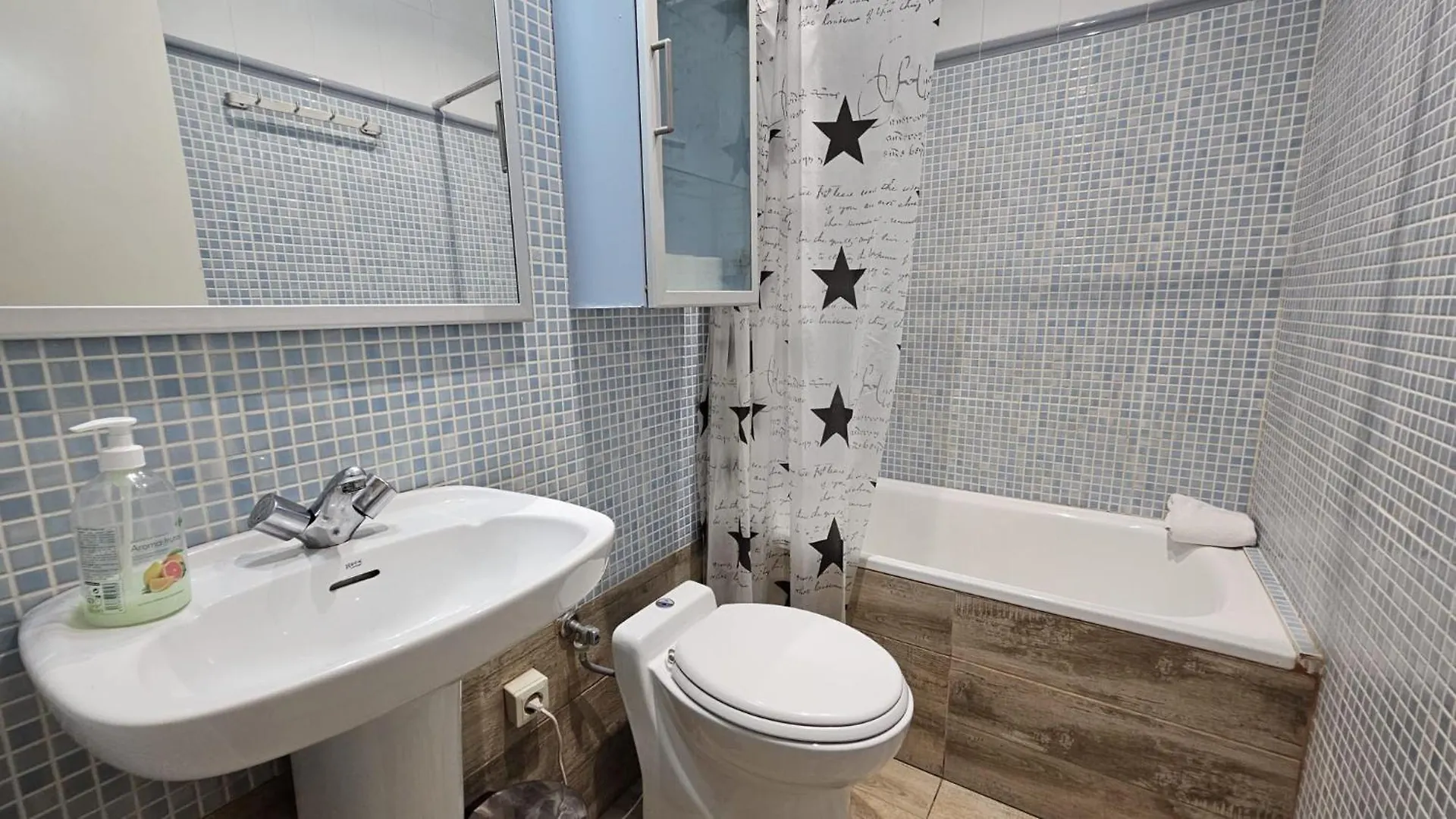 Romantic 19Th Century Apartment Barcelona Spain
